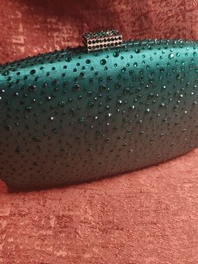 Elegant Emerald Crystal Clutch - Women Bags